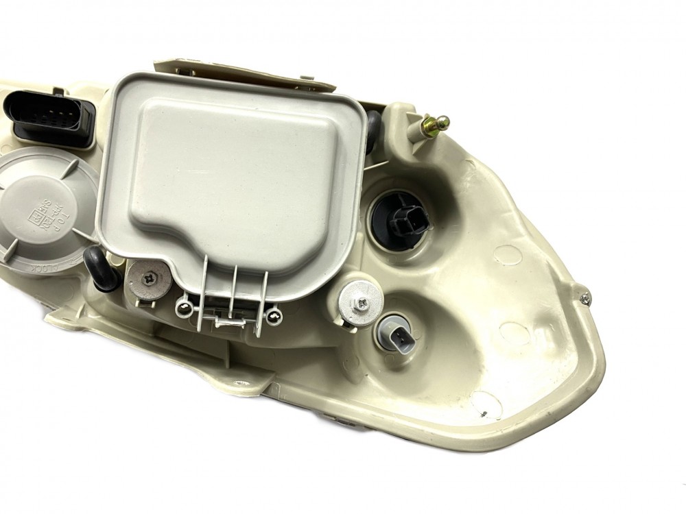 Фара передняя с корректором левая Chery Eastar (Чери Истар) B11-3772010BA
