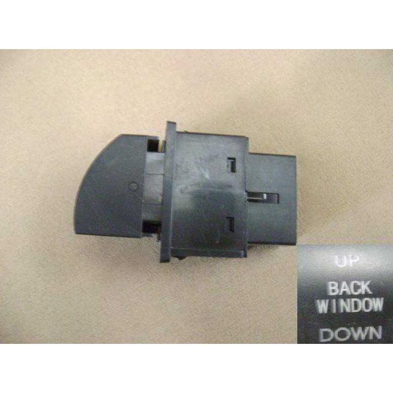 Кнопка скла п'ятої двері Great Wall Safe