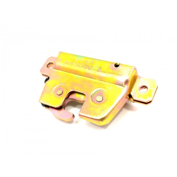 Замок багажника R Chery Amulet