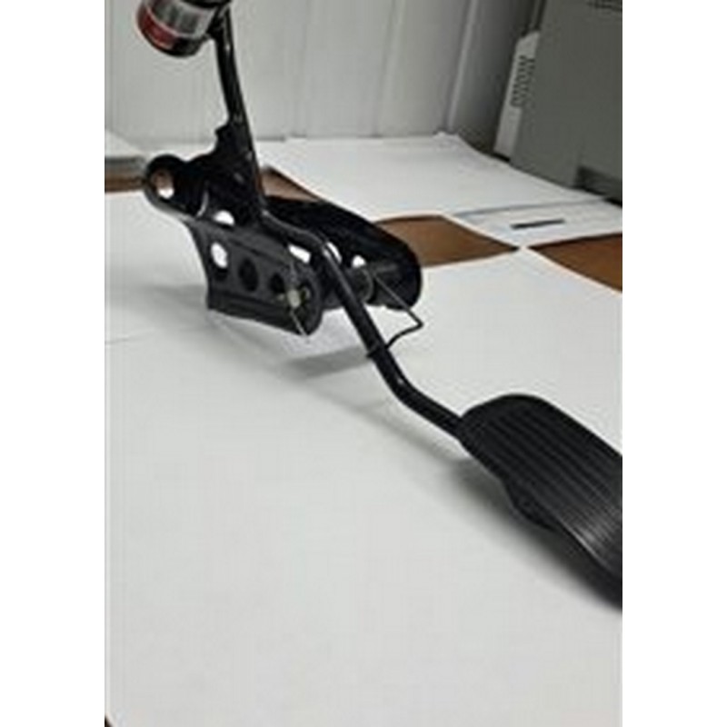 Педаль газа с кронштейном в сборе Джили МК (Geely MK) MKCross 1014001609